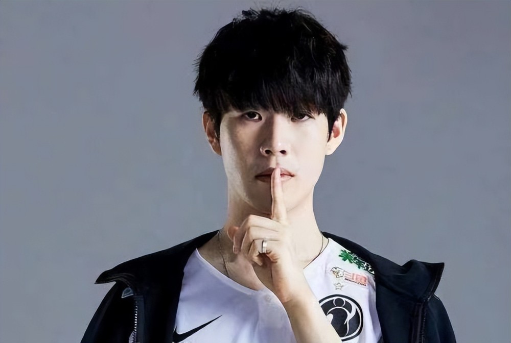 自MSI成立以来，LPL队伍第一次在BO5里完成对LCK队伍的横扫