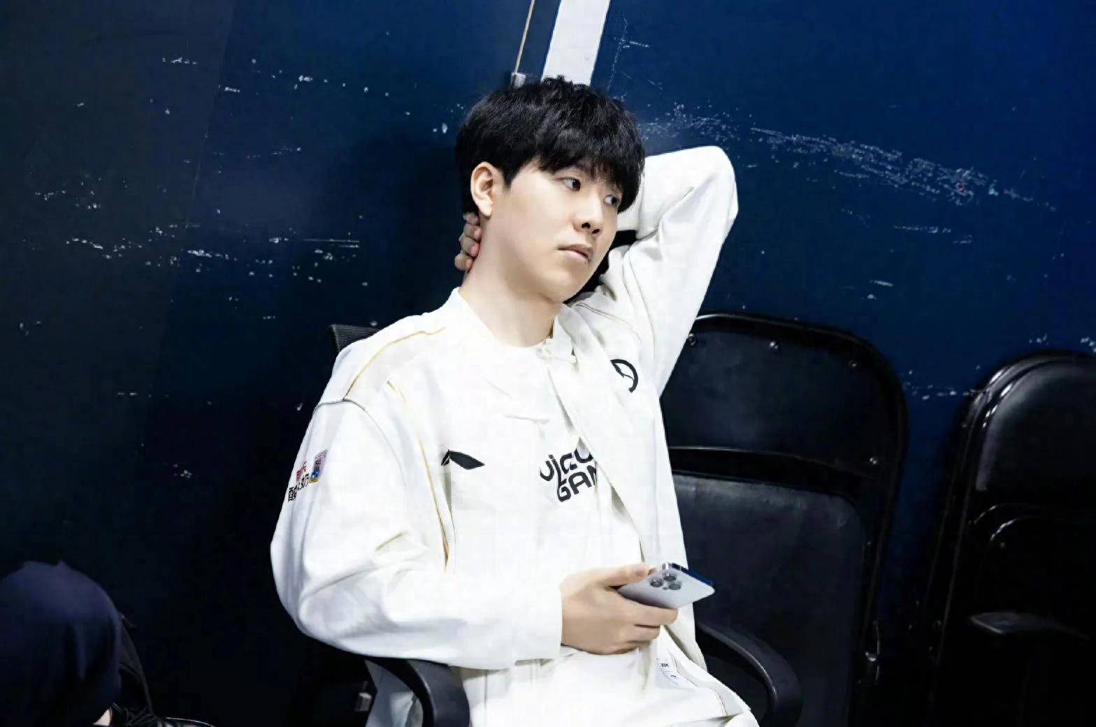 英雄联盟LPL励志老将——兮夜